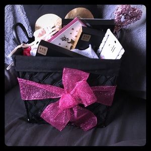 3 piece makeup basket.