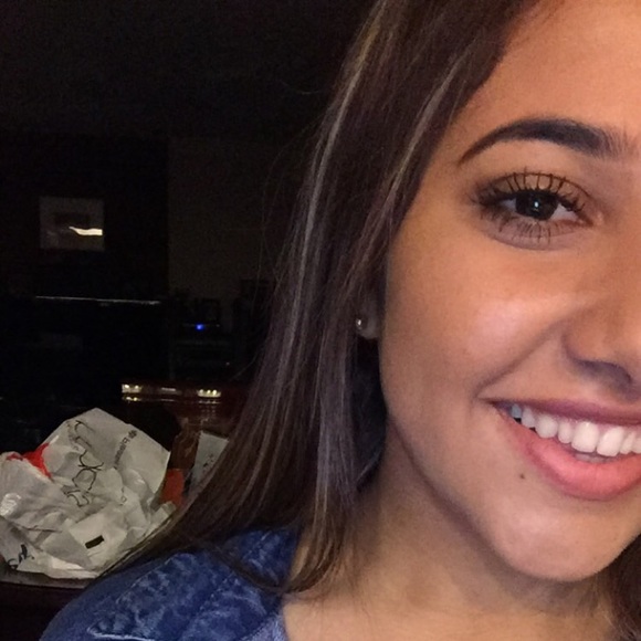 Meet your Posher, Donya