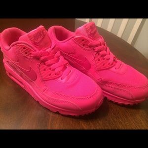 Hot pink nike air max
