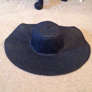 Black sun hat