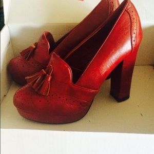 Vintage style heels