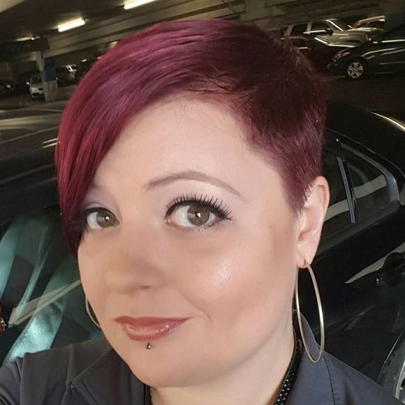 Meet your Posher, Ashley