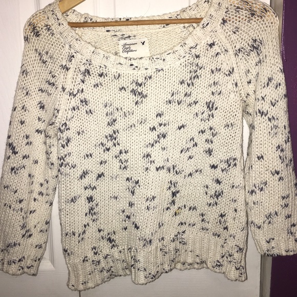 Never-worn American Eagle sweater