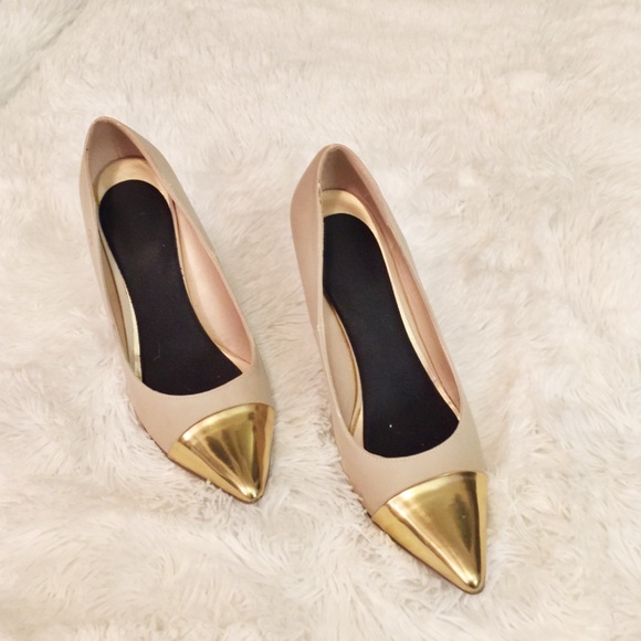 JustFab Shoes - Gold Capped Pumps