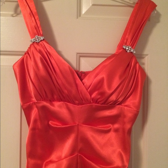 Prom dress - Picture 4 of 4