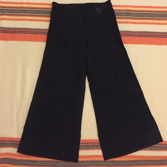 Black Wide Leg Capris Size Small - Picture 1 of 4