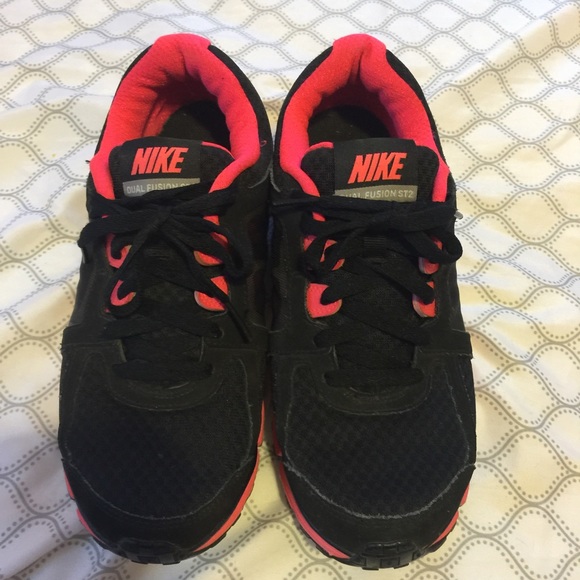 Nike shoes pink and black