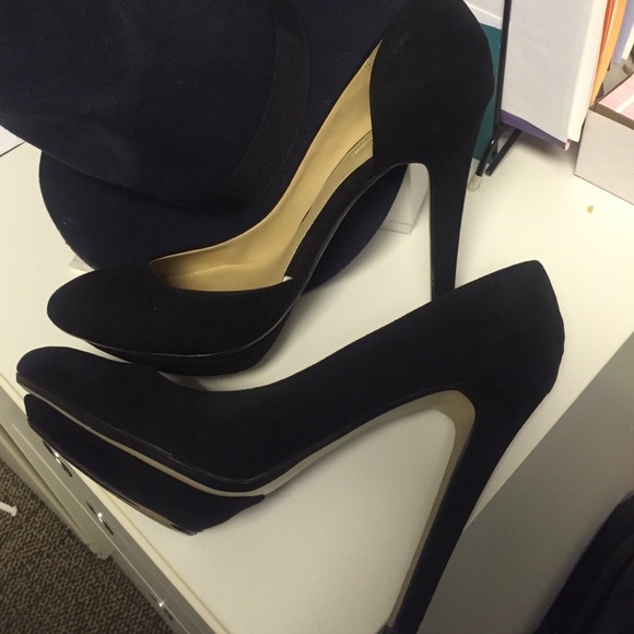 Black Dorsay Pumps by Trafaluc - Picture 2 of 4