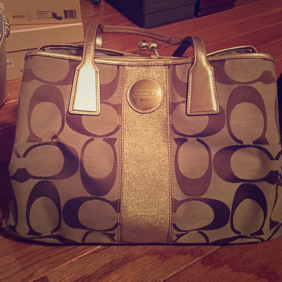 Authentic COACH tote