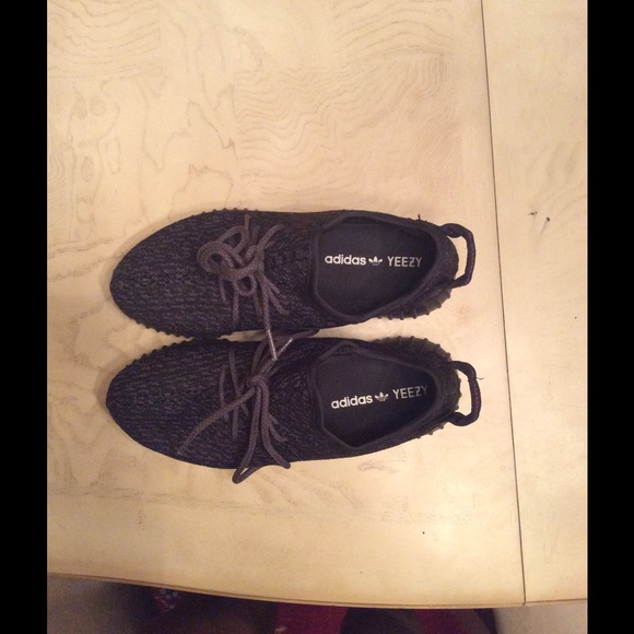 Black Tennis Shoes