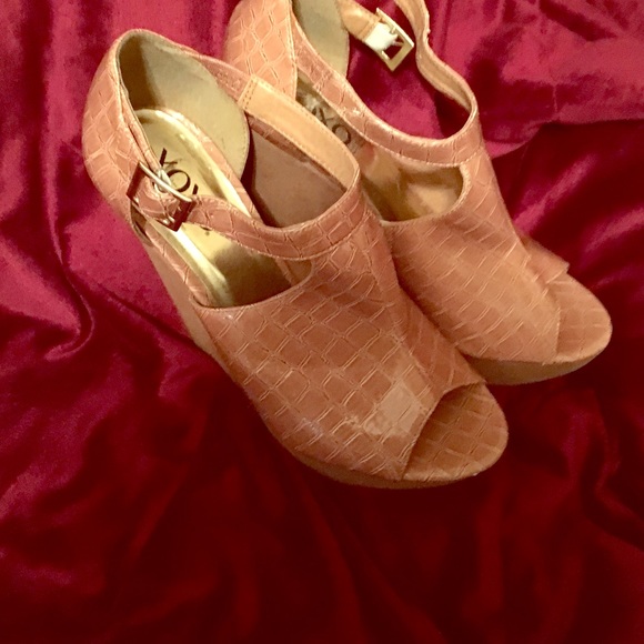 Open Toe Wedge xoxo sandals