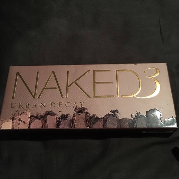 Naked 3 eyeshadow pallet - Picture 3 of 4