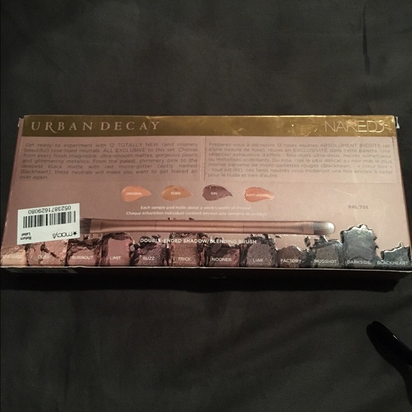 Naked 3 eyeshadow pallet - Picture 4 of 4