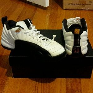 Jordan 12 Low Taxi