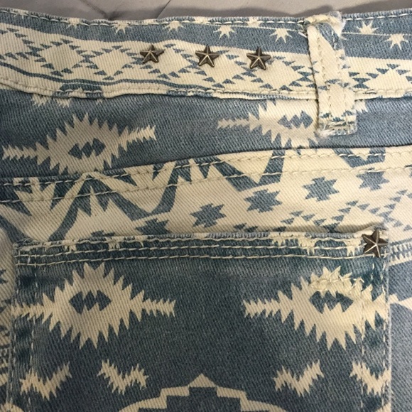 Shorts - Picture 4 of 4