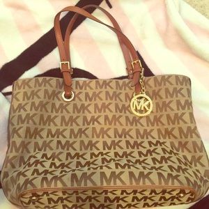 Michael kors purse