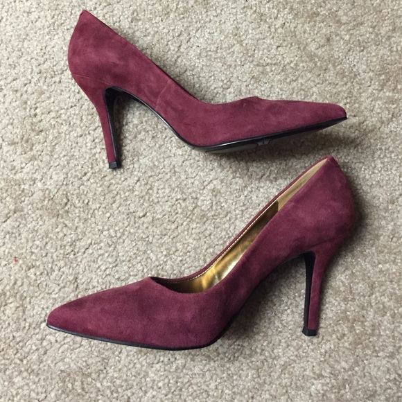 Nine West Suede Pumps - Picture 2 of 7