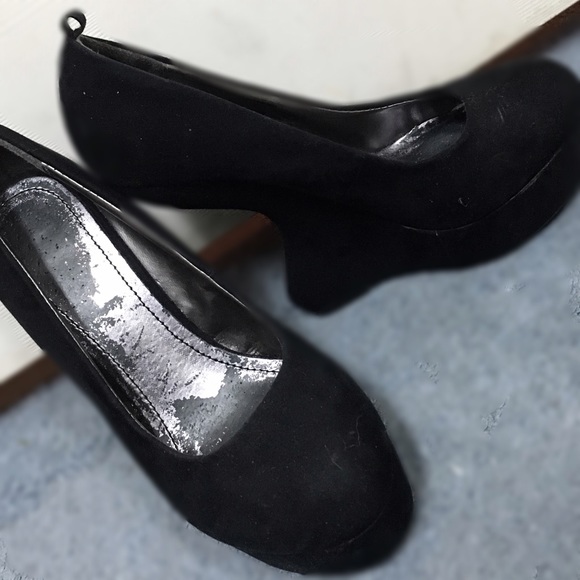 Black Heel less heels