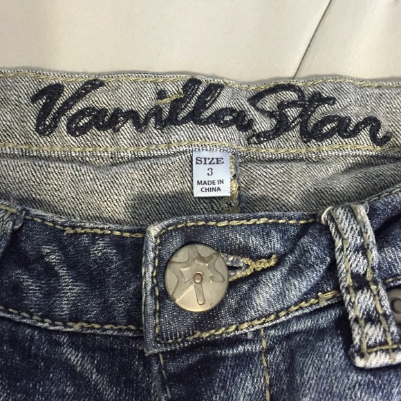 Shorts - Picture 3 of 4