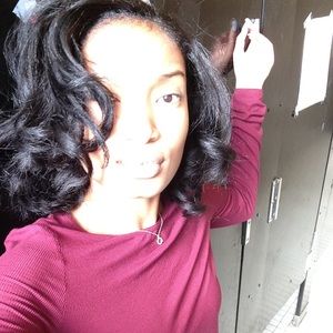 Meet your Posher, Adrianna