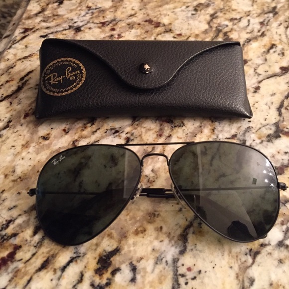 Ray-Ban aviators (authentic)