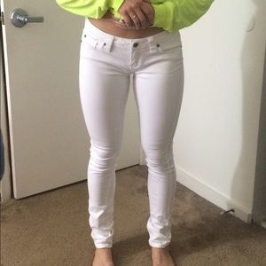 white skinny jeans