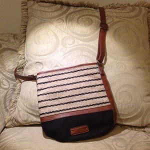 Lucky Brand Hibiscus Kendal crossbody bucket bag