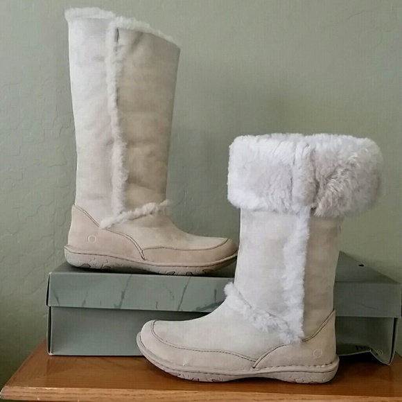 Born Shoes - **SOLD**Amazing!! New BORN natural color boots