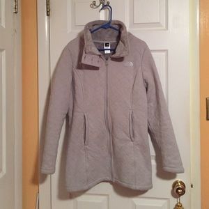 Gray quilted long winter jacket || North Face