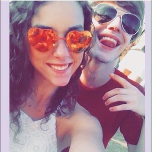 Meet your Posher, Regina