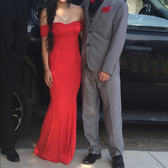 Red PROM DRESS 😻 - Picture 2 of 2