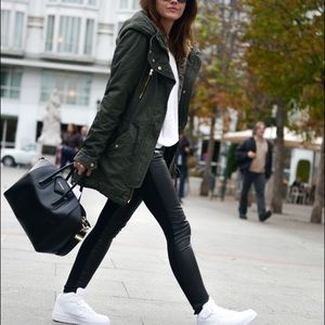 Meet your Posher, Andrea