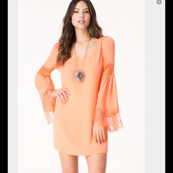 Lace trim bell sleeved shift dress