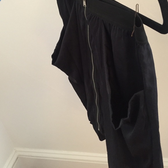 BCBG skirt - Picture 2 of 3