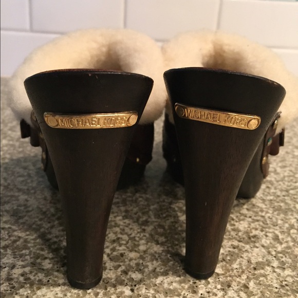 Michael Kors brown leather shearling lined miles - Picture 2 of 4