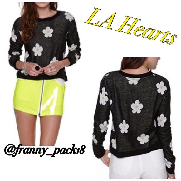 LA Hearts Sweaters - 🎉SALE🎉 LA Hearts Daisy Cropped Sweater Size M