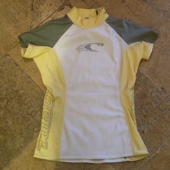 O'neill short sleeve rash guard!