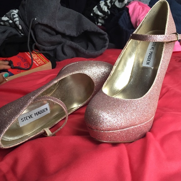 Steve Madden pink sparkly glitter platform heels Steve Madden pink sparkly glitter platform heels