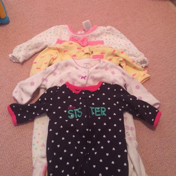 *SOLD* bundle of baby girl sleepers - Picture 1 of 4