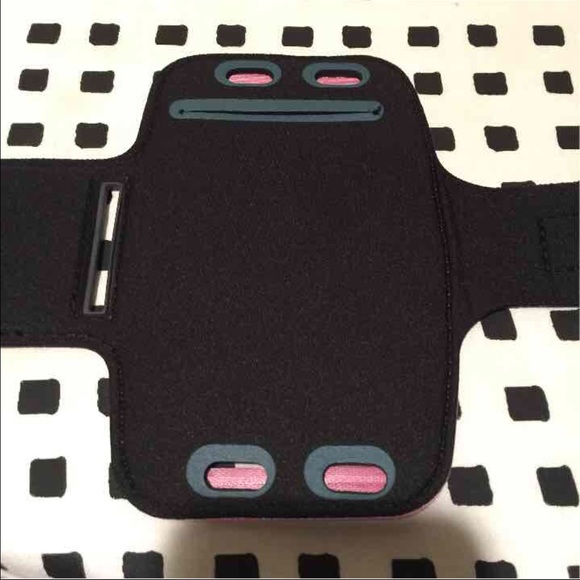 iPhone 6 Plus Arm Band - Picture 2 of 2