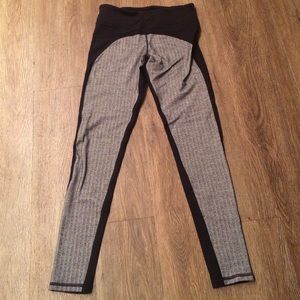 Black and white yoga pants