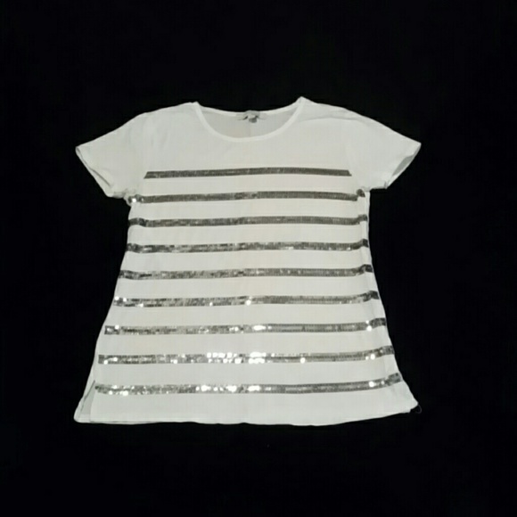 Beautiful tee with sequin detail