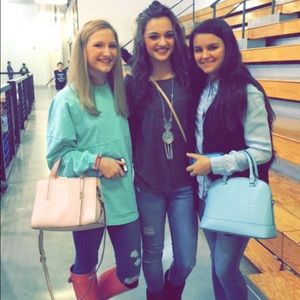 Meet your Posher, Kendall