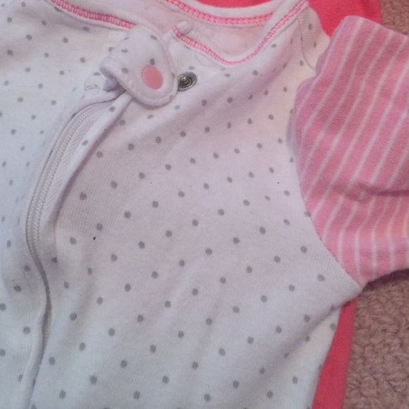 *SOLD* bundle of baby girl sleepers - Picture 3 of 4