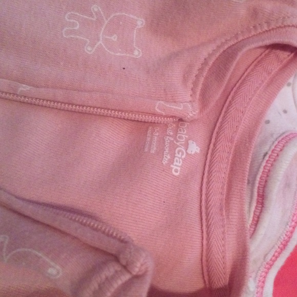 *SOLD* bundle of baby girl sleepers - Picture 4 of 4