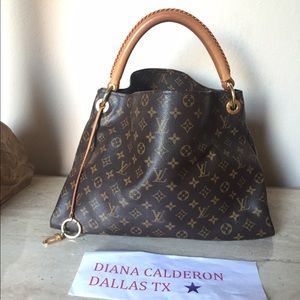 (SOLD)Louis Vuitton Authentic artsy mm