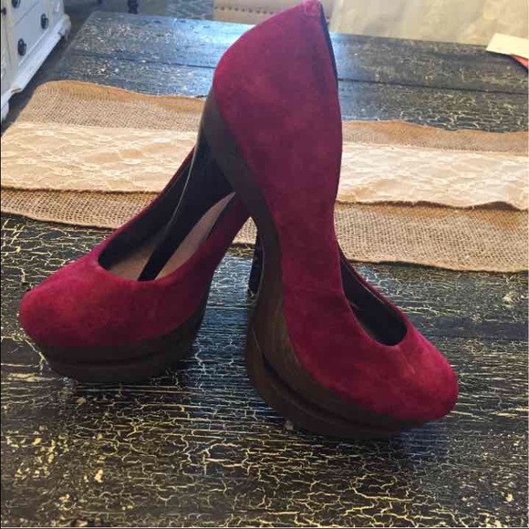 Jessica Simpson Suede pumps 8.5