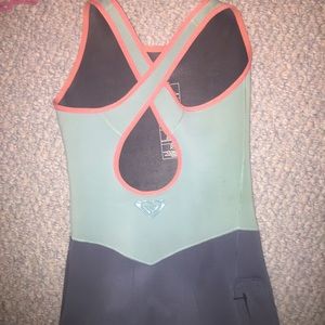 Roxy spring suit