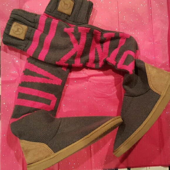 VS/PINK mukluks sz medium pink & grey