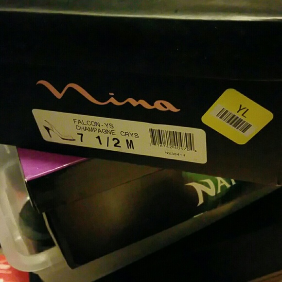 Nina shoe - Picture 3 of 3